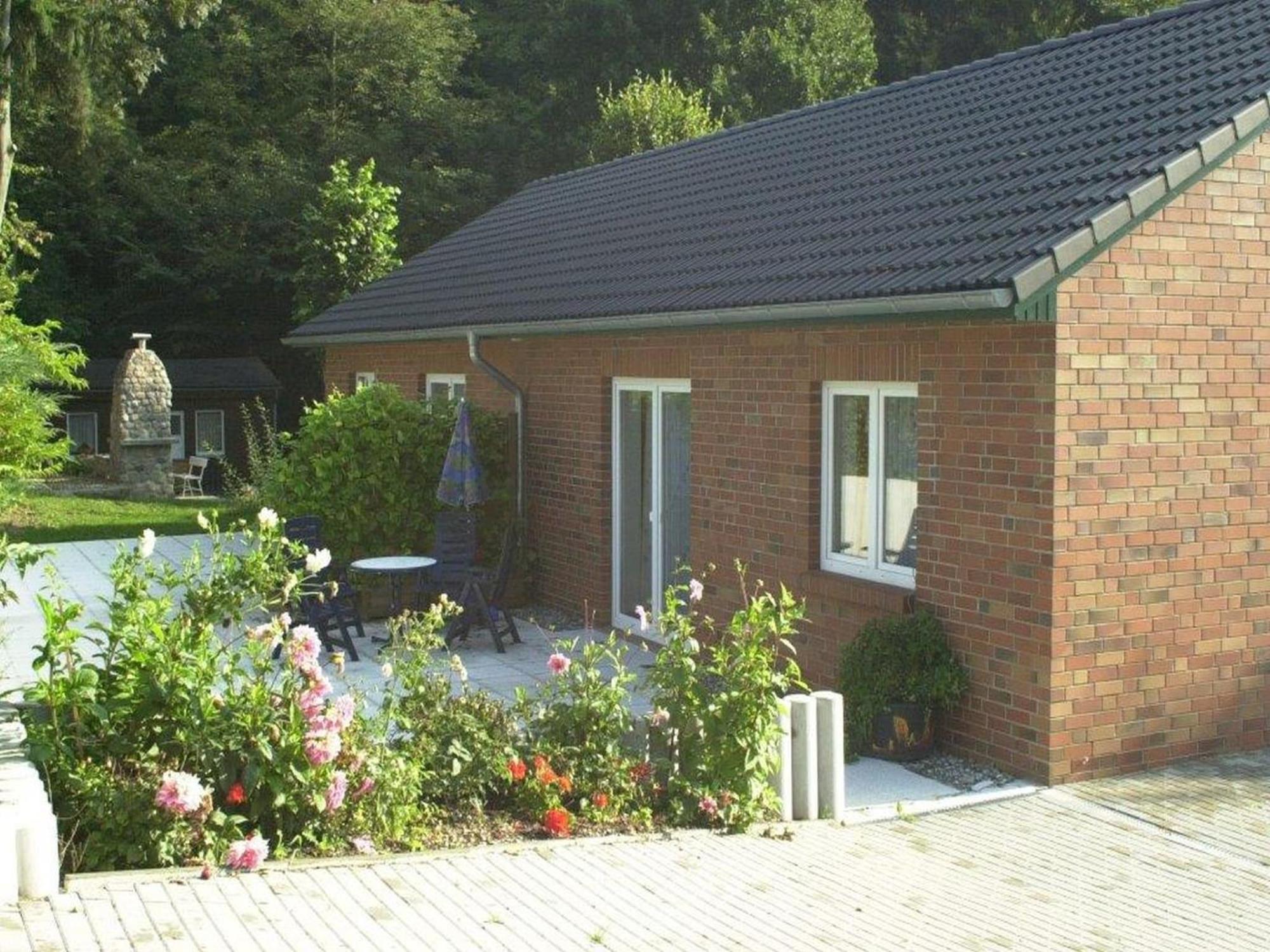 Farm Holiday Home In Damshagen With Garden 클뤼츠 외부 사진